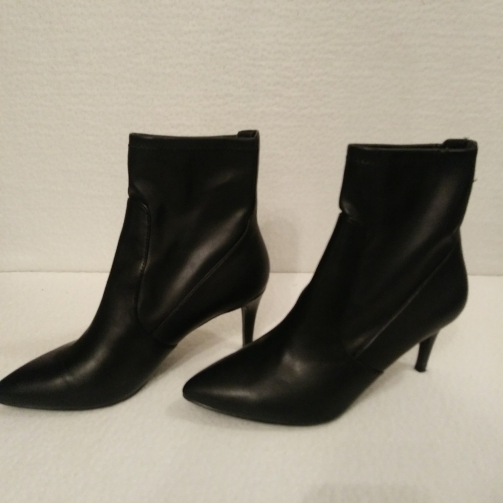 Boots - Picture 2 of 6
